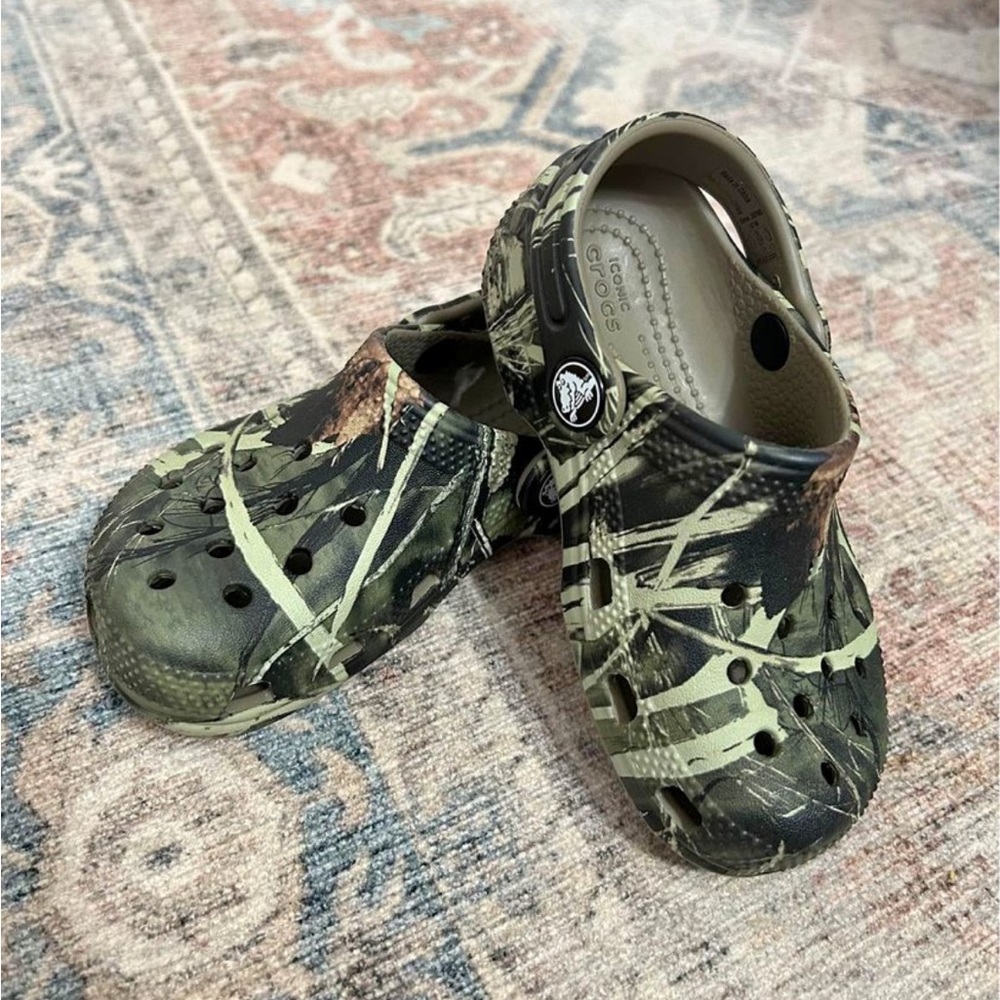 New toddler crocs